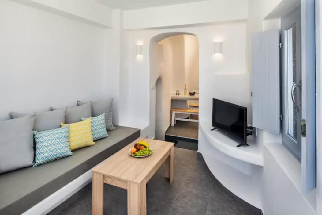 Petit Village Fira  Ngoại thất bức ảnh